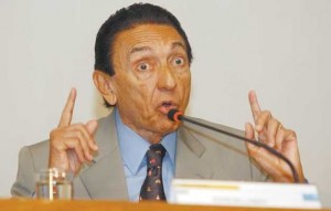 LOBÃO NEGA REDUÇÃO DA PARTICIPAÇÃO DA PETROBRÁS NO PRÉ-SAL