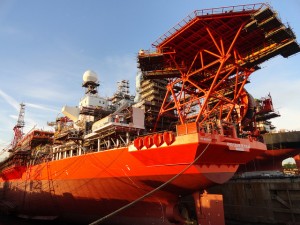 ÚLTIMAS PETROLEIRAS SÃO HABILITADAS PARA LEILÃO DO PRÉ-SAL, MAS IMPASSE SOBRE CHINESAS CONTINUA ÚLTIMAS PETROLEIRAS SÃO HABILITADAS PARA LEILÃO DO PRÉ-SAL, MAS IMPASSE SOBRE CHINESAS CONTINUA