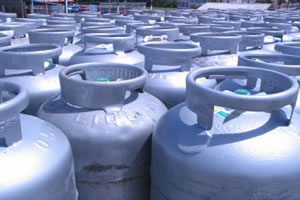 ANP REALIZA CONSULTA PRÉVIA PARA NOVA REGULAMENTAÇÃO DE GLP NOVA REGULAMENTAÇÃO DE GLP PASSARÁ POR AUDIÊNCIA PÚBLICA