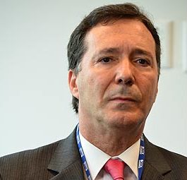 SETE BRASIL CONSIDERA INVIÁVEL PROPOSTA DA PETROBRÁS PARA REDUZIR ACORDO A DEZ SONDAS Luiz Carneiro, diretor presidente da OGX