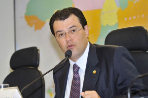 Presidida pelo senador Eduardo Braga (PMDB-AM), Comissão de Ciência, Tecnologia, Inovação, Comunicação e Informática (CCT) analisa pauta com 20 itens