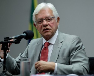 GOVERNO AVANÇA NOS PLANOS DE DAR MAIS ESPAÇO À INICIATIVA PRIVADA NO SETOR DE ÓLEO E GÁS Moreira Franco