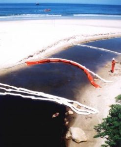 Resultado de imagem para vazamento de 266 mil litros de óleo no Parque Estadual da Serra do Mar,